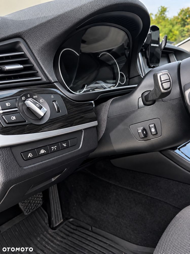 BMW Seria 5 525d xDrive - 18