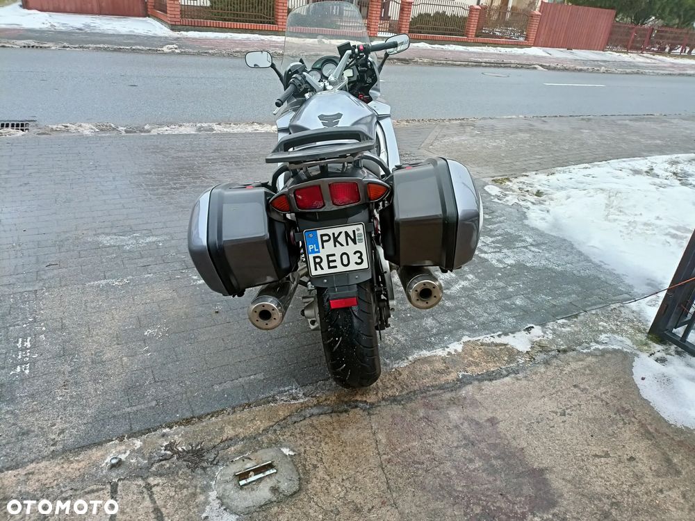 Yamaha FJR - 2