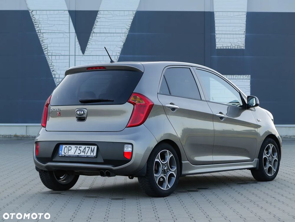 Kia Picanto 1.2 L - 6
