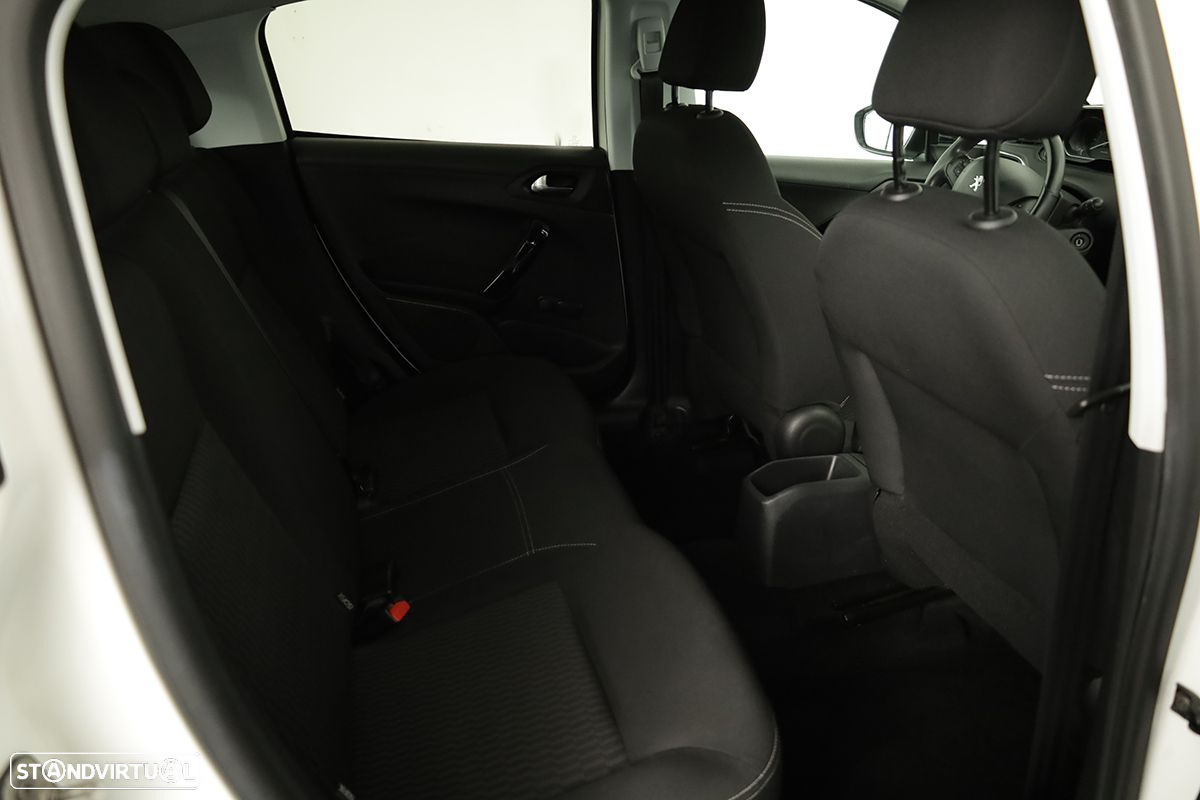 Peugeot 208 1.2 PureTech Style - 21