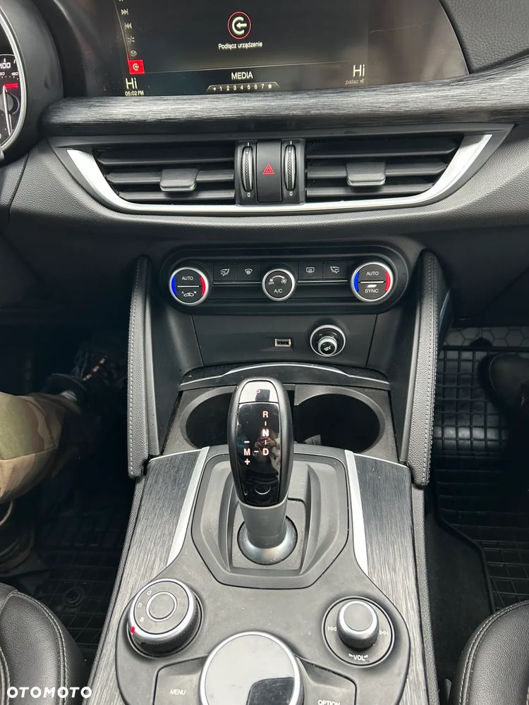 Alfa Romeo Stelvio 2.0 Turbo 16V AT8-Q4 Sprint - 21