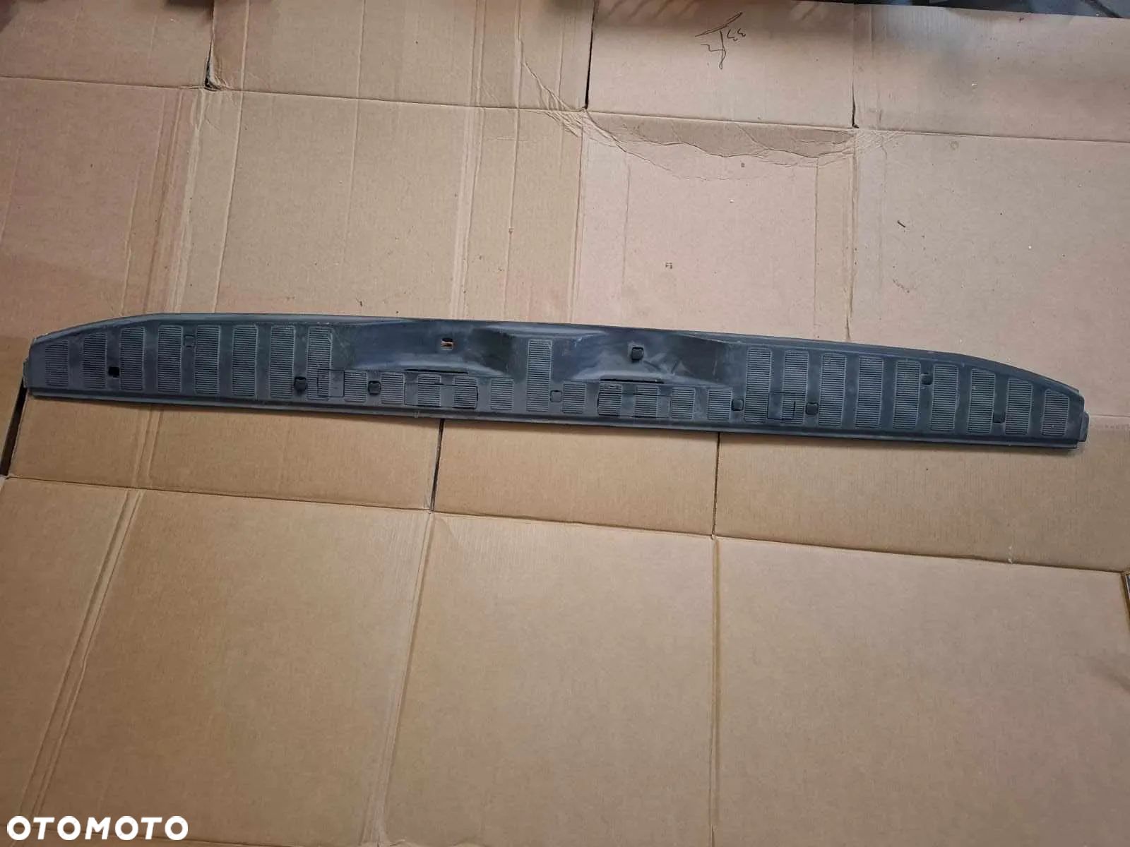 LISTWA TYLNA BAGAŻNIKA PROGOWA PAKI MERCEDES SPRINTER W906 VW CRAFTER - 1