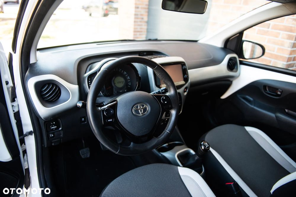 Toyota Aygo x-play Eco - 10