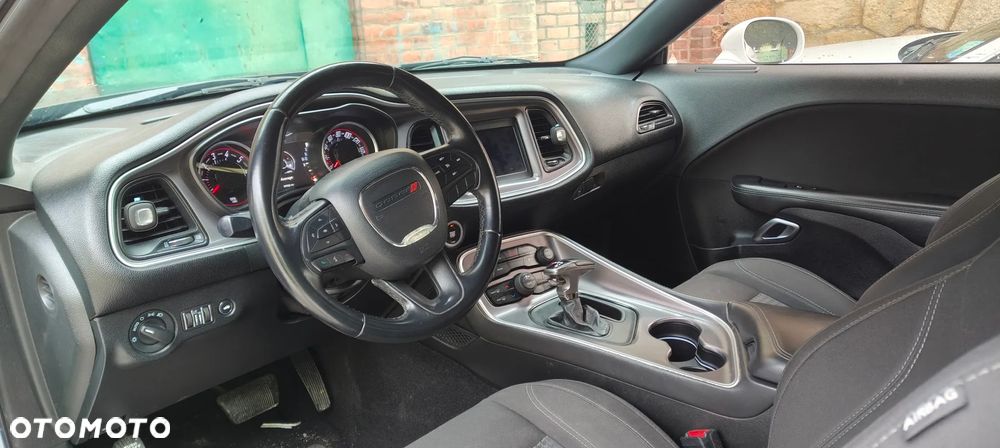 Dodge Challenger - 4