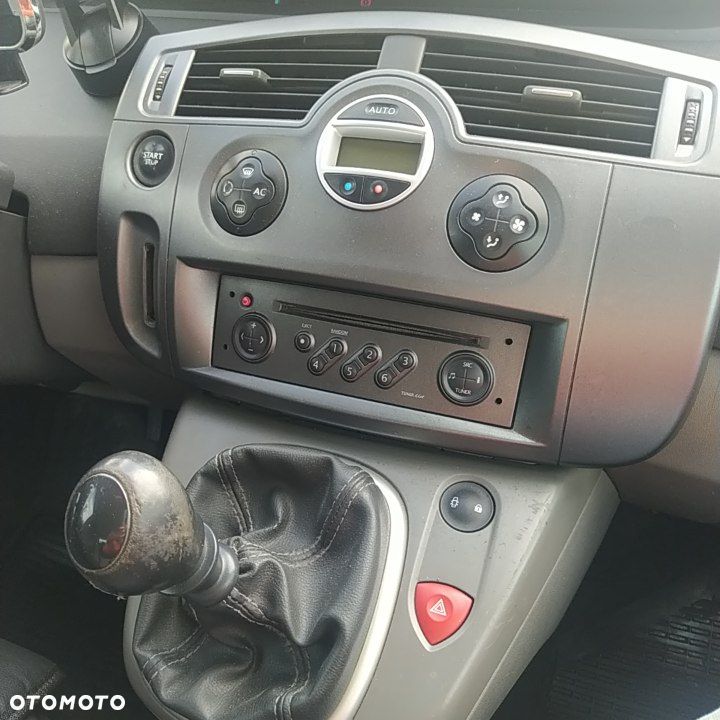 Renault Scenic 2.0 Confort Privilege - 6