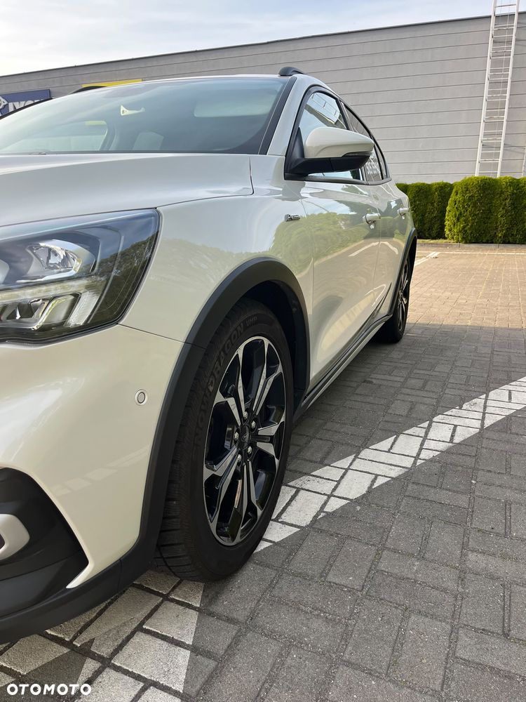 Ford Focus 1.0 EcoBoost Platinium X ASS PowerShift - 4