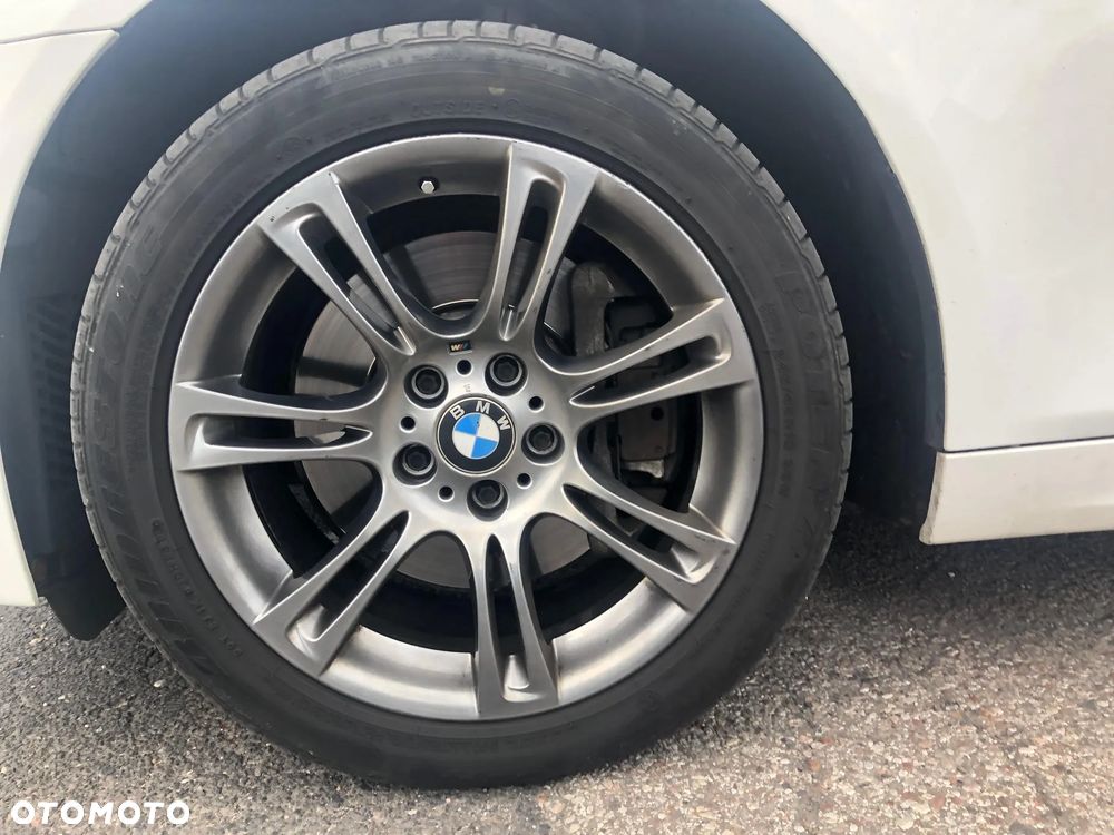 BMW Seria 5 528i xDrive - 16