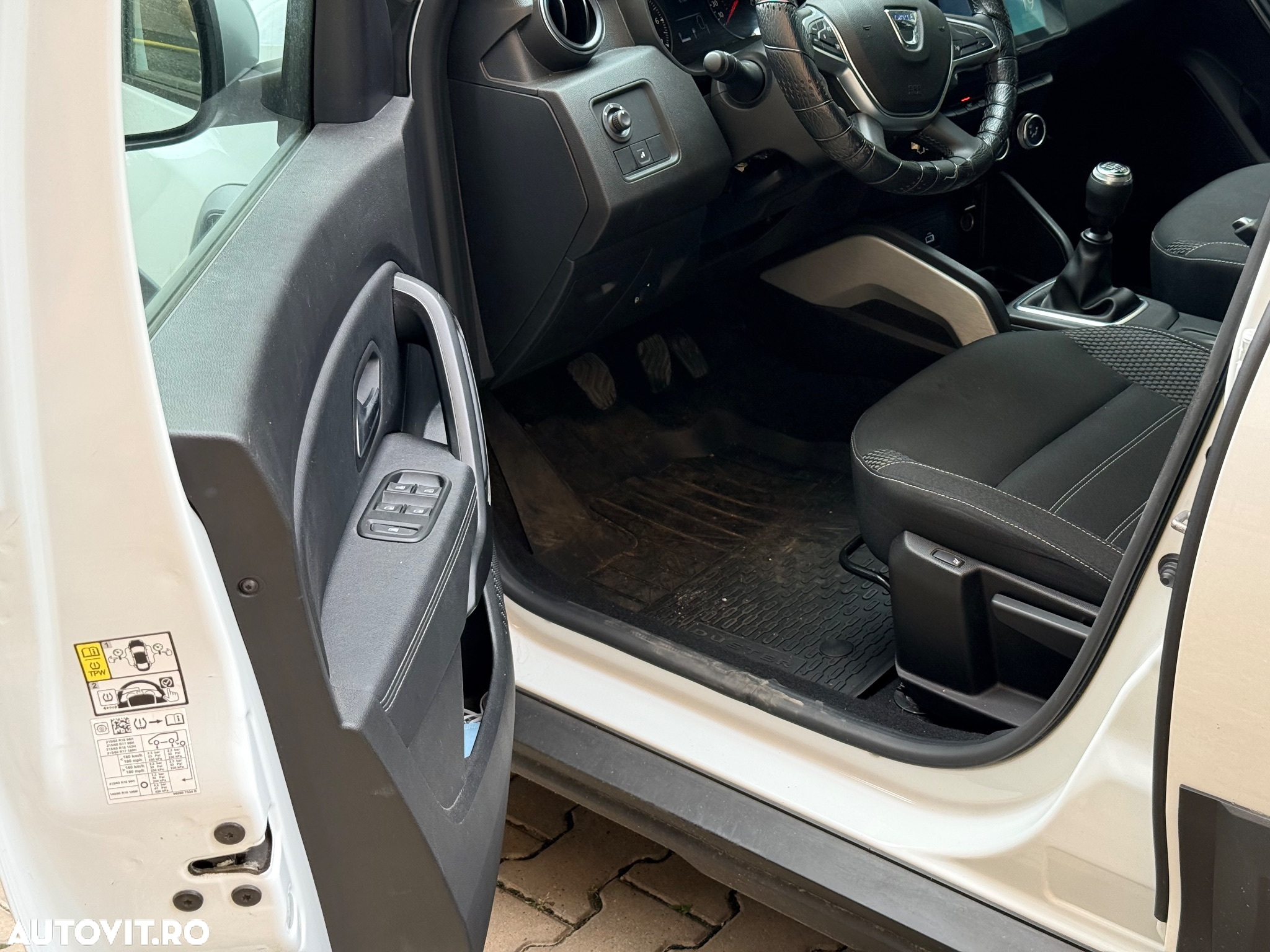 Dacia Duster TCe 130 GPF Prestige jante 17" - 9