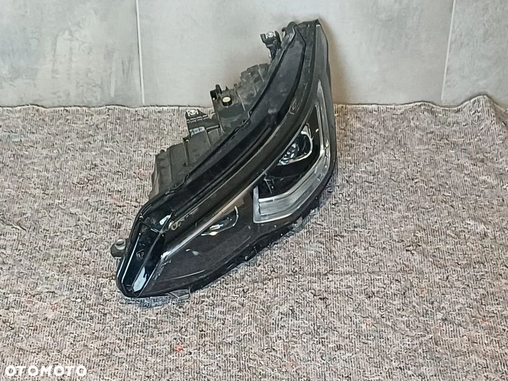 NR 10 Lampa lewy przód IQ Light do VW Golf VIII 2021 rok 5H1941059C - 2