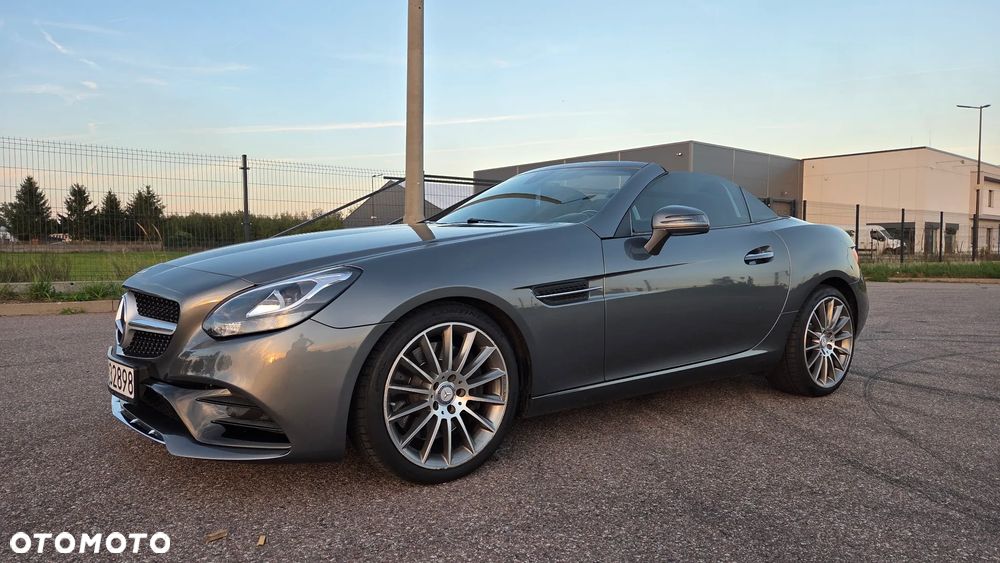Mercedes-Benz SLC 300 9G-TRONIC - 4