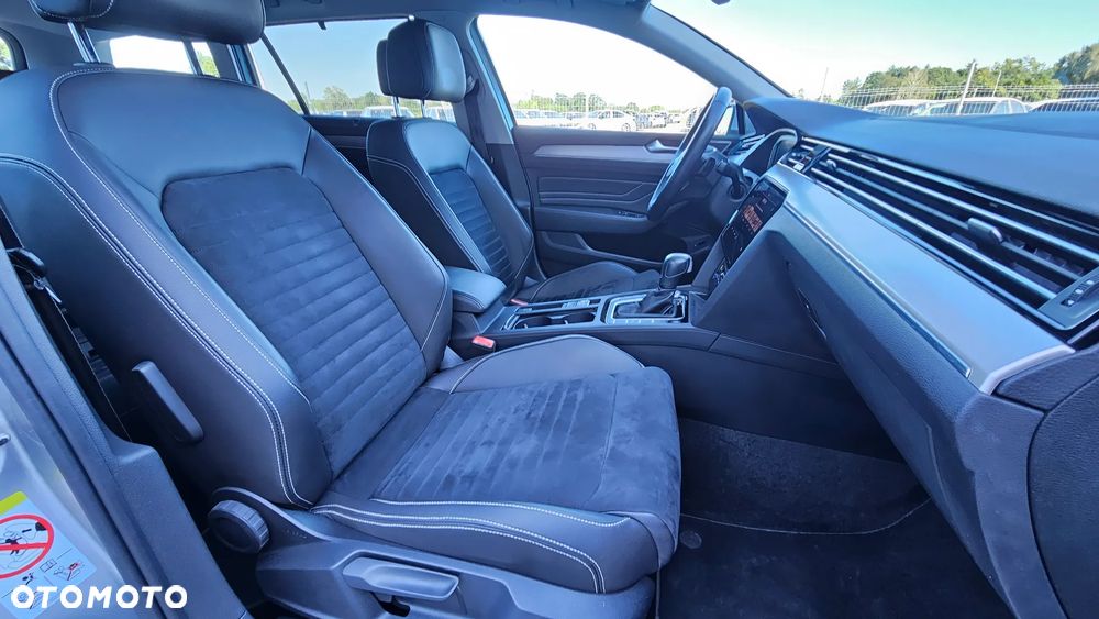 Volkswagen Passat Variant 2.0 TDI EVO Elegance DSG - 11