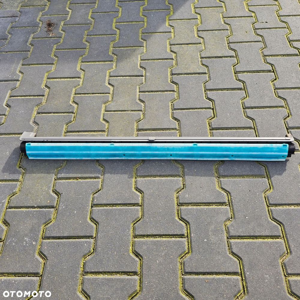 VW T5 CARAVELLE roleta szyby tapicerki LEWY ŚRODEK 7H5861395 - 1