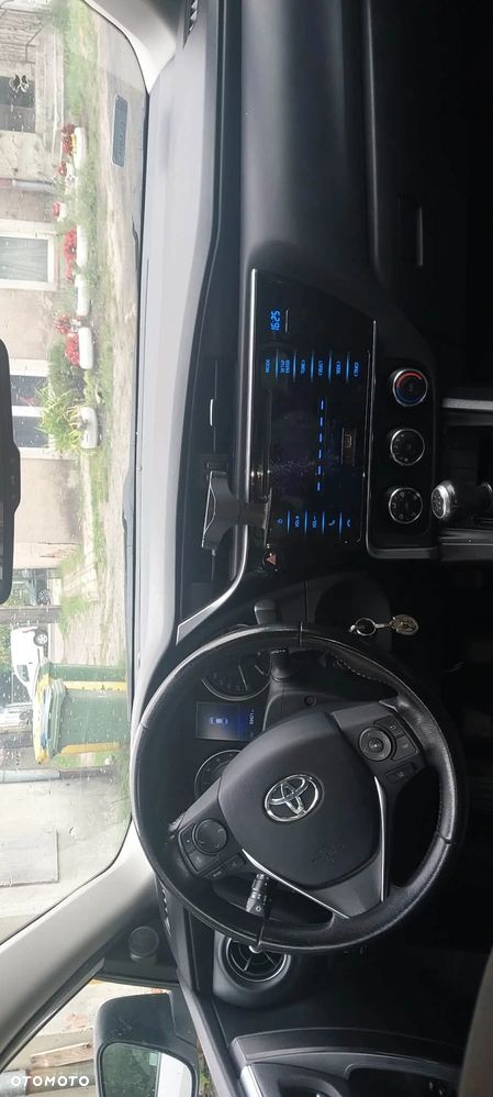 Toyota Corolla 1.6 Comfort - 6