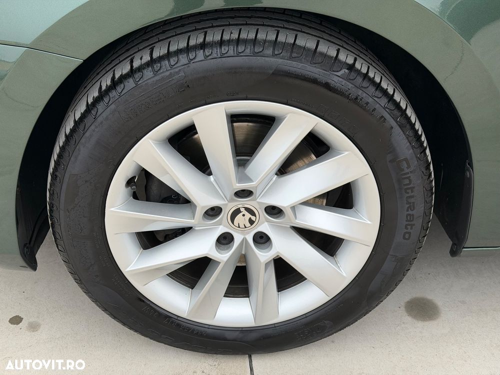 Skoda Superb 2.0 TDI DSG Premium Edition - 22