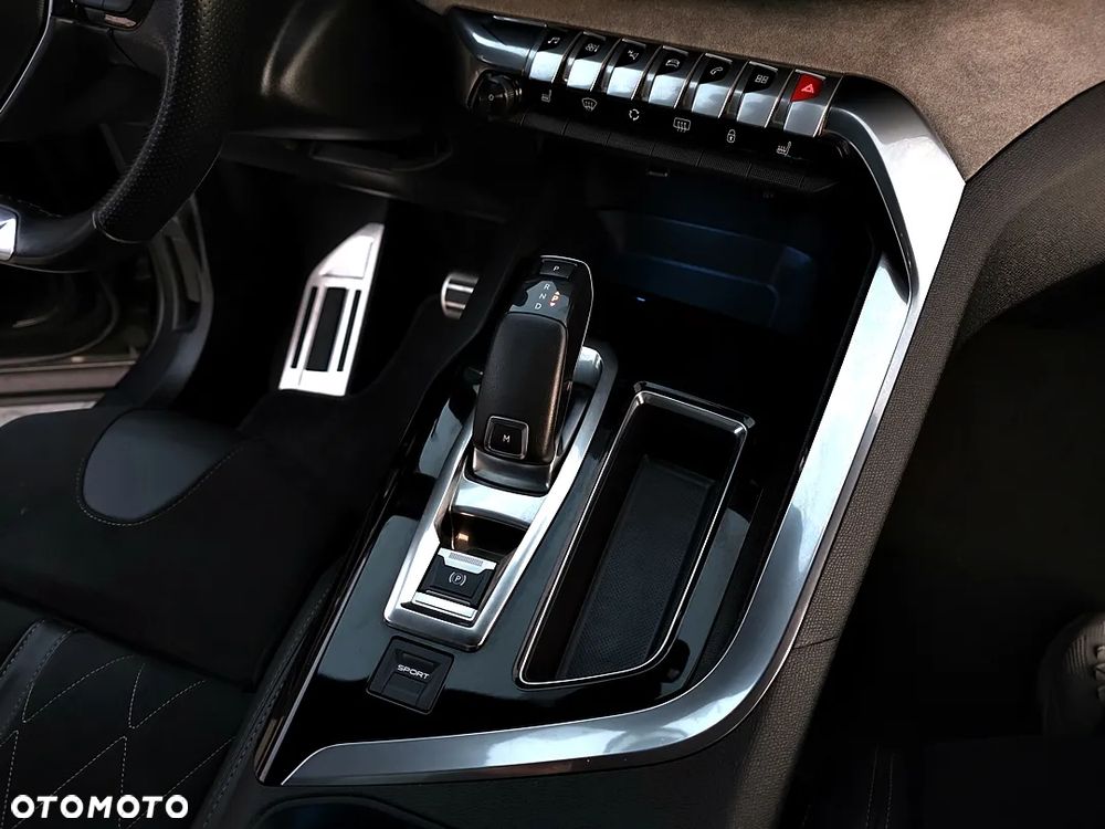 Peugeot 3008 2.0 BlueHDi GT S&S EAT8 - 28