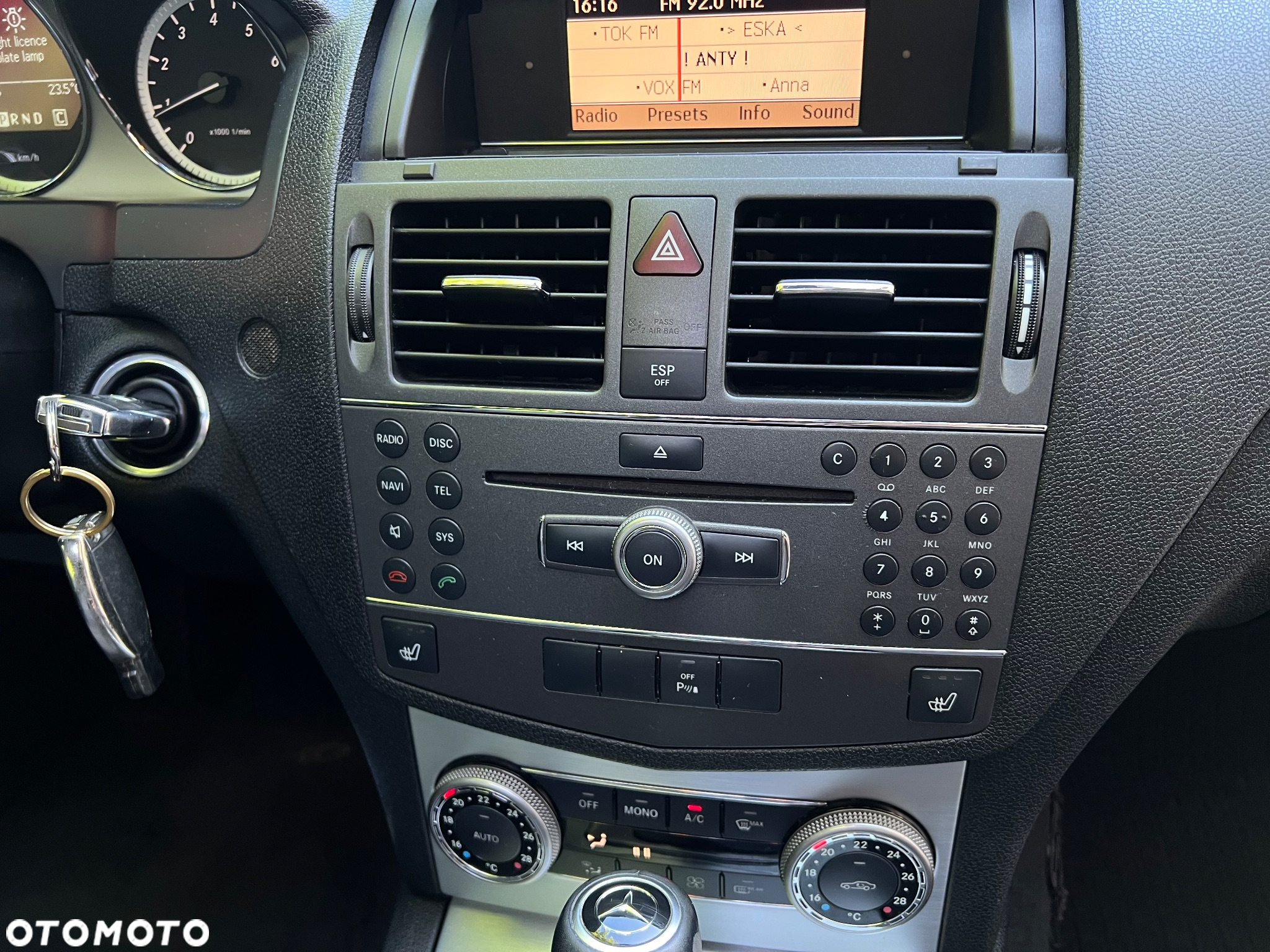 Mercedes-Benz Klasa C 180 T BlueEFFICIENCY 7G-TRONIC Elegance - 28