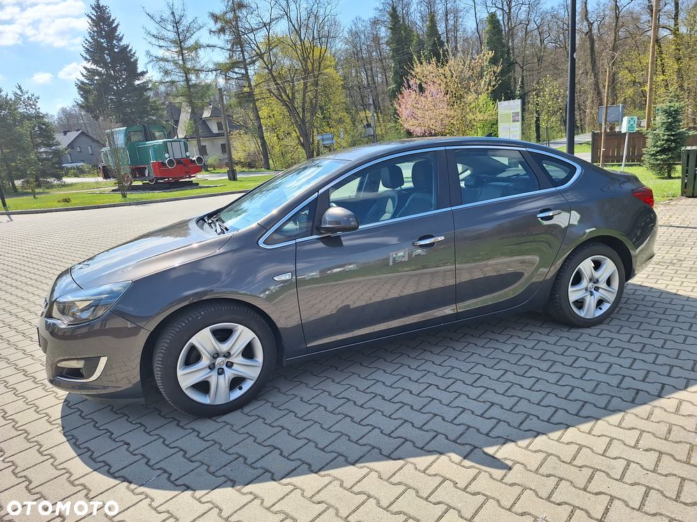Opel Astra 1.4 Turbo - 3