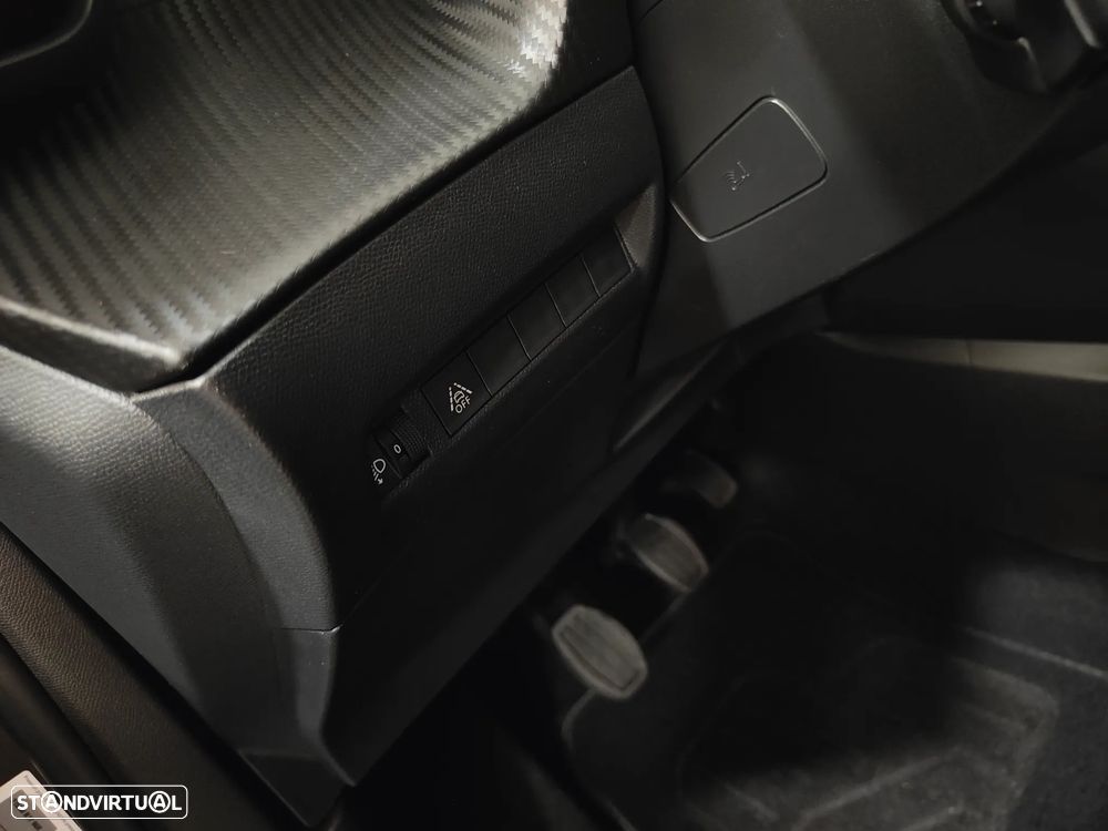 Peugeot 2008 1.2 PureTech Allure - 52