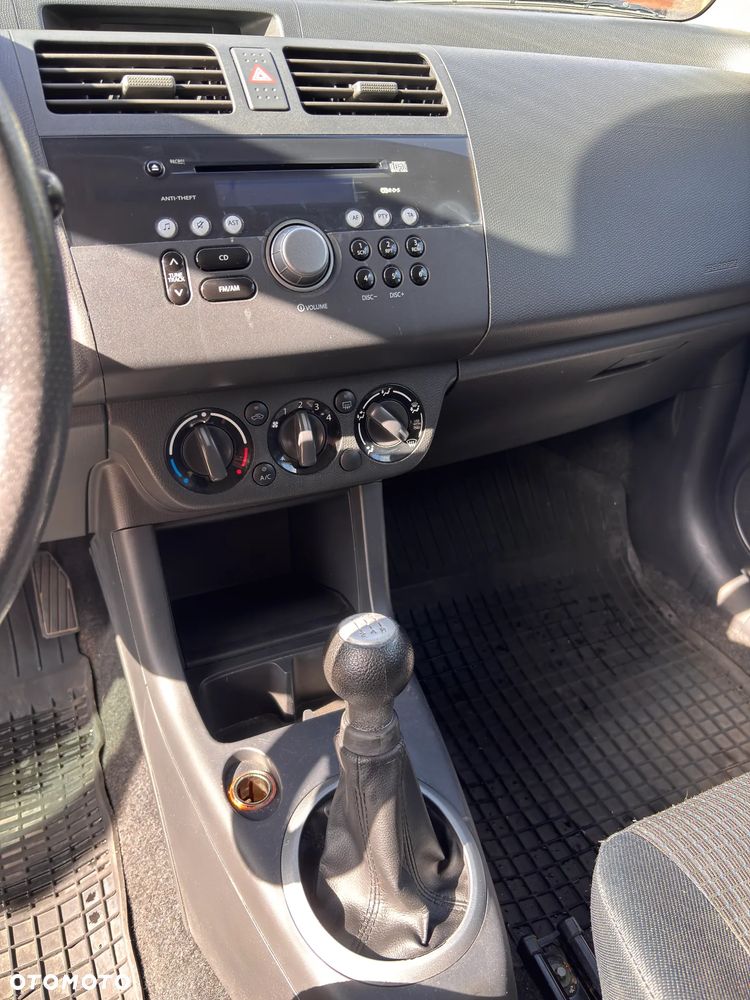 Suzuki Swift - 10