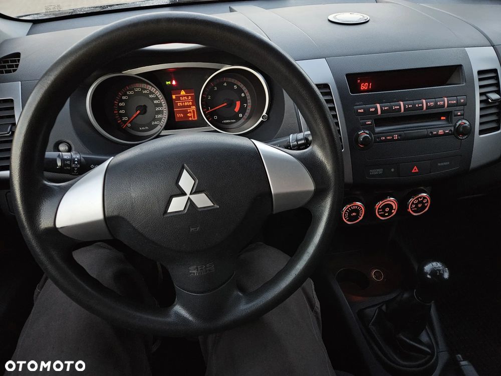 Mitsubishi Outlander 2.0 2WD - 7
