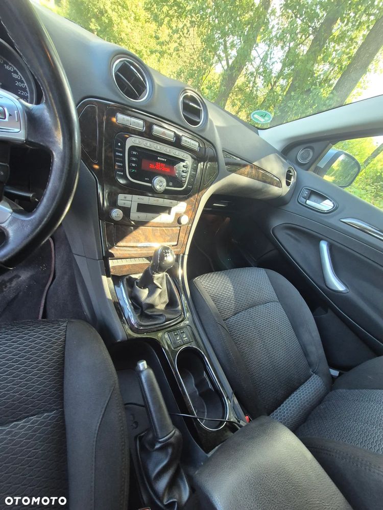 Ford Mondeo 2.0 Ghia X100 / X - 18