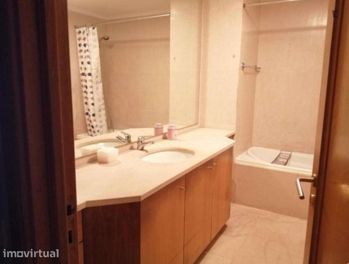 Apartamento com 2 quartos - localizado em Canidelo Porto - Grande imagem: 4/16