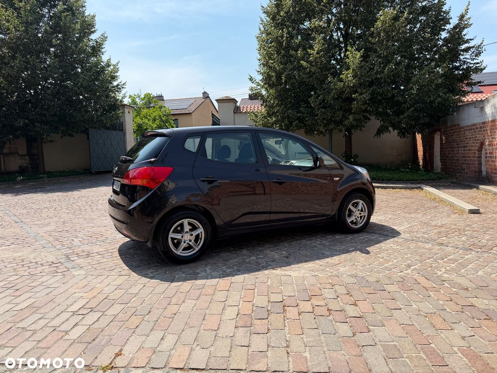 Kia Venga - 35