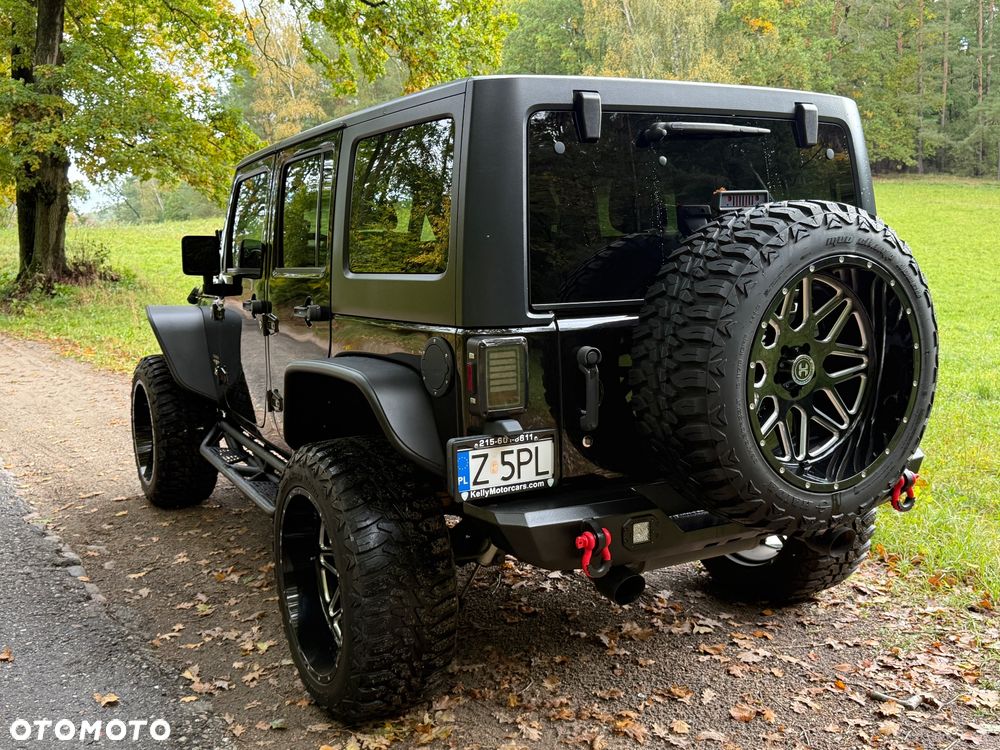Jeep Wrangler 3.6 Unlim Sahara - 28