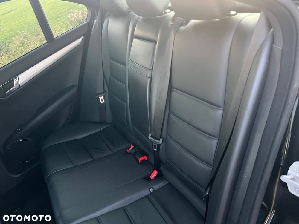 Mercedes-Benz Klasa C 63 AMG T 7G-TRONIC - 16
