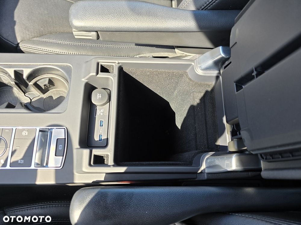Land Rover Discovery 3.0 Si6 SE - 30