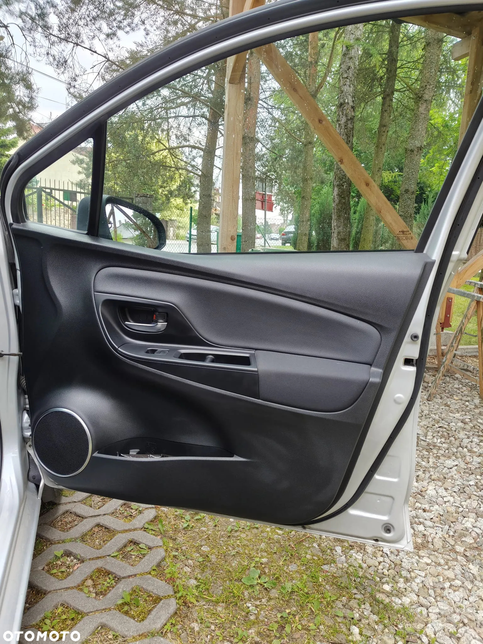 Toyota Yaris Hybrid 100 Premium - 12