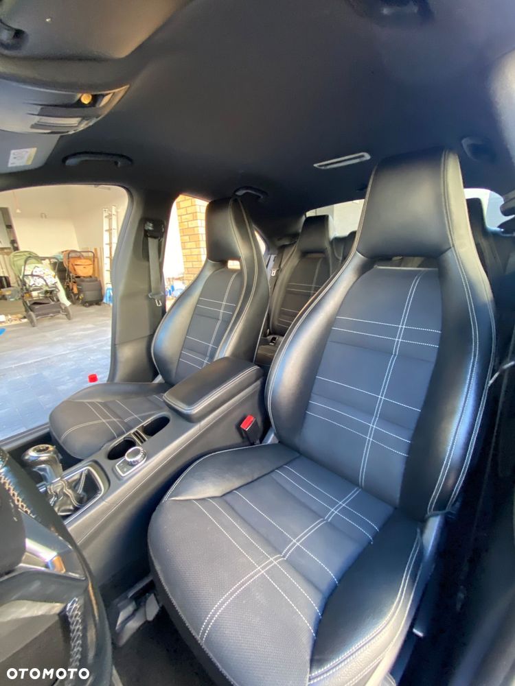 Mercedes-Benz CLA 180 - 12