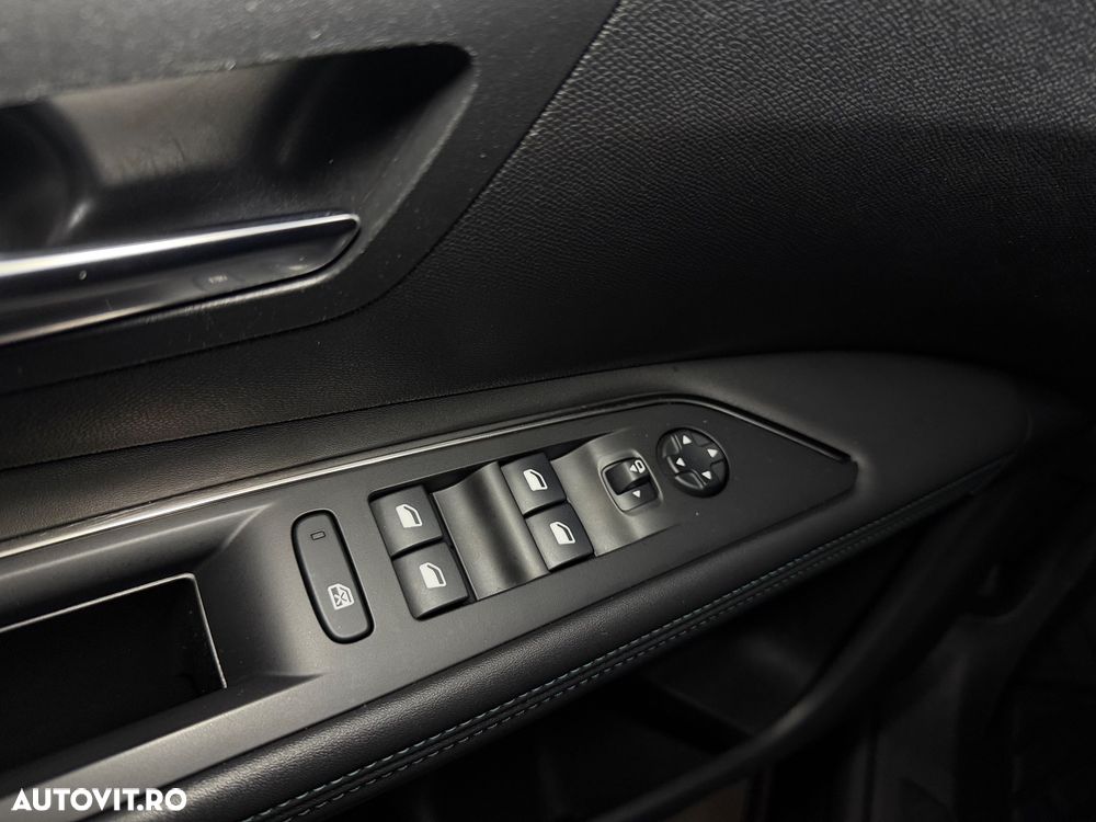 Peugeot 3008 BlueHDi 130 Stop & Start EAT8 Allure Pack - 24