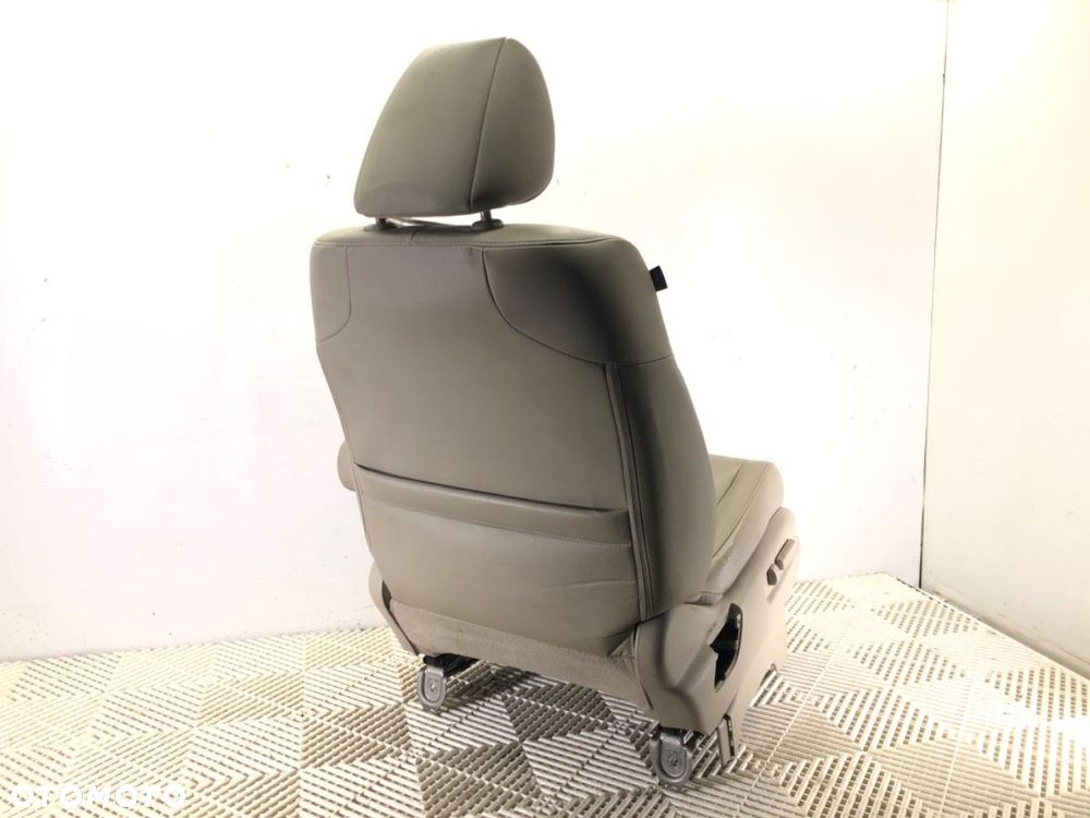 FOTEL PRAWY PRZÓD  HONDA ODYSSEY (RL5) 2010 - 2022 3.5 185 kW [252 KM] benzyna 2010 - 2022 - 3