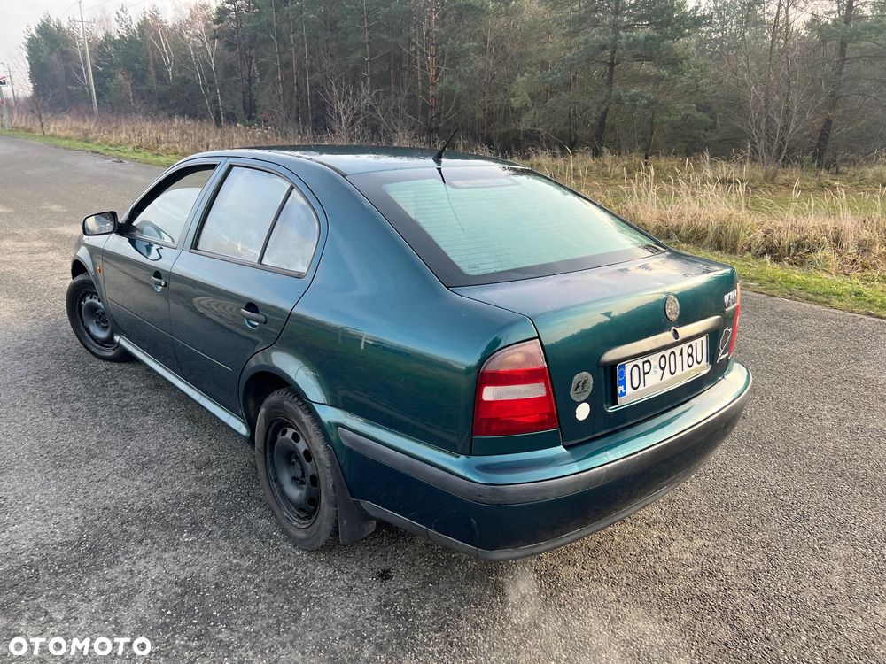 Skoda Octavia 1.6 GLX - 4