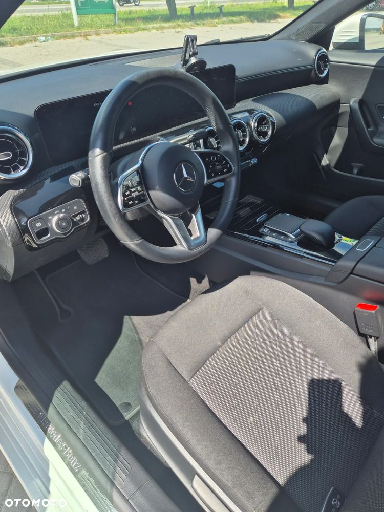 Mercedes-Benz CLA 180 d 8G-DCT - 11