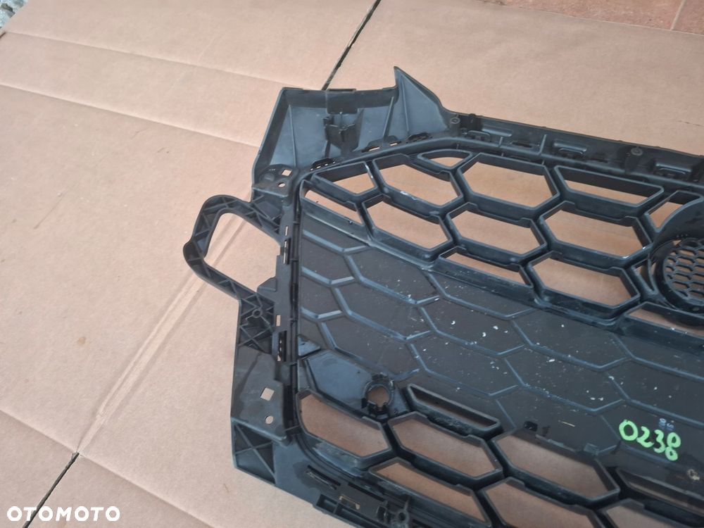 grill atrapa audi a4 s4 b9 8w lift oryginał ładny stan - 8