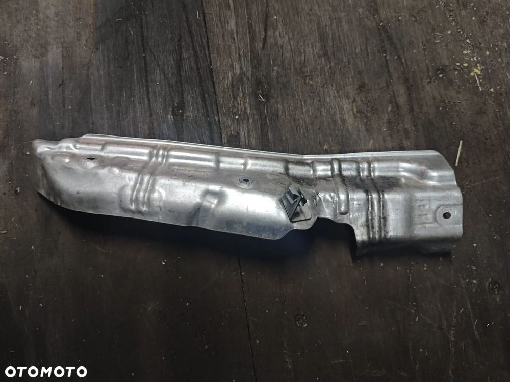 BMW E90 E91 LCI F10 F11 F30 N57 Osłona Termiczna 8511809