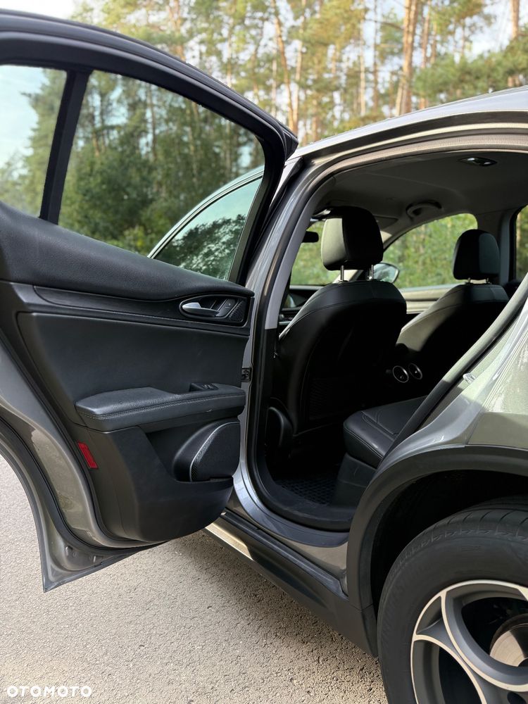 Alfa Romeo Stelvio 2.2 JTDM Q4 - 12