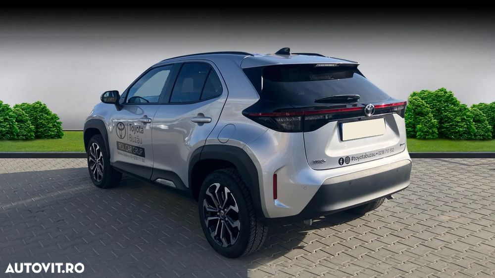 Toyota Yaris Cross 1.5 VVT-i HSD 4x2 Dynamic - 3