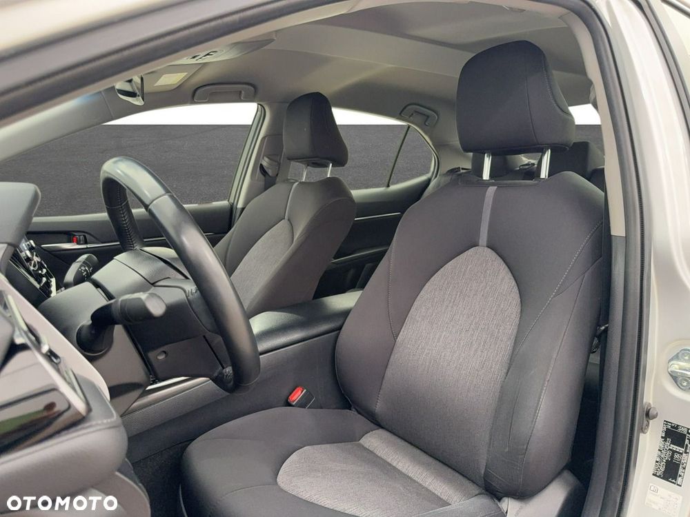 Toyota Camry - 16
