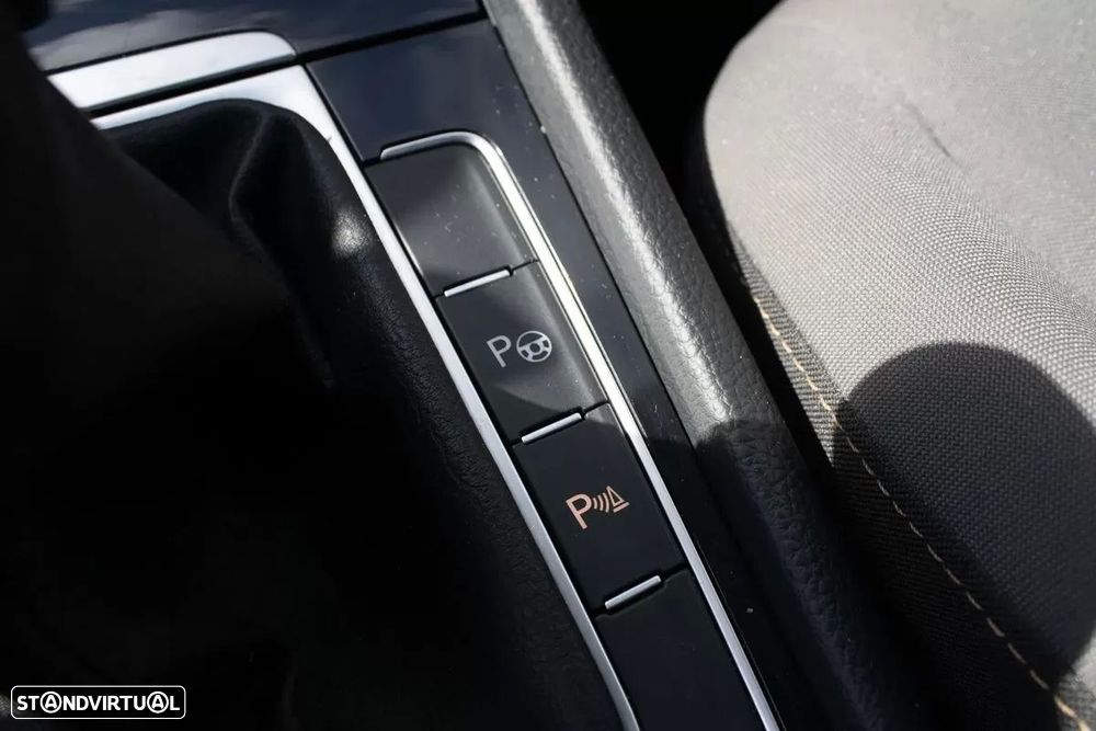VW Golf Variant 1.6 TDi Highline - 35