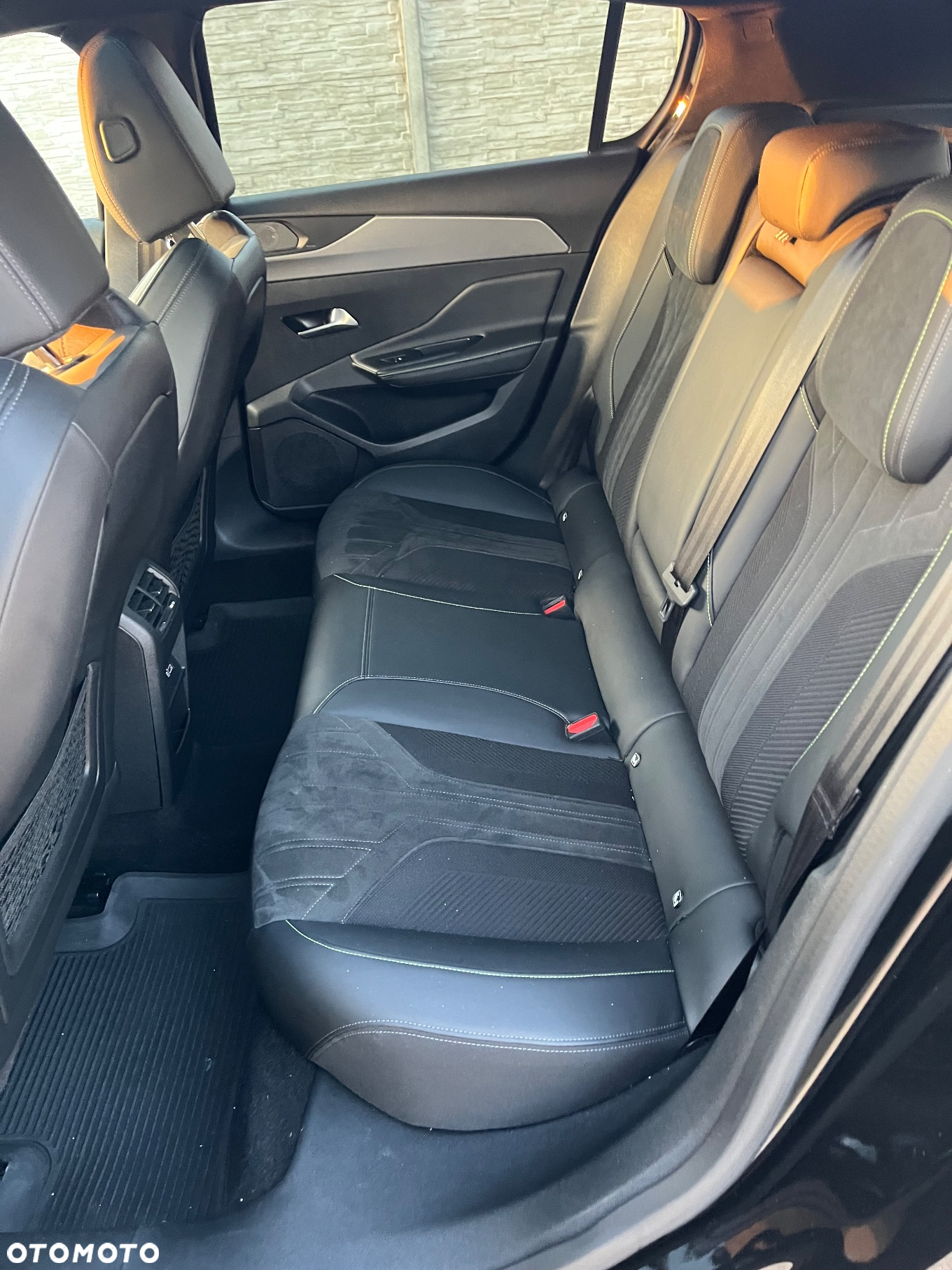 Peugeot 308 Plug-In Hybrid 225 e-EAT8 GT - 11