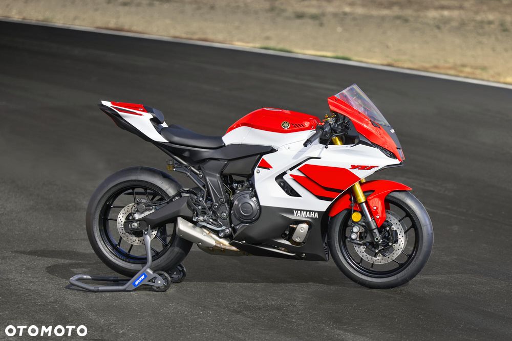 Yamaha R7 - 6