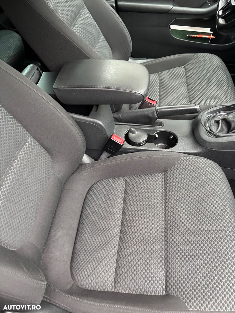 Volkswagen Jetta - 11