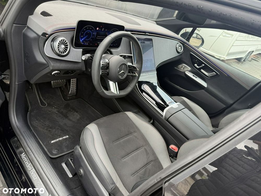Mercedes-Benz EQE - 7
