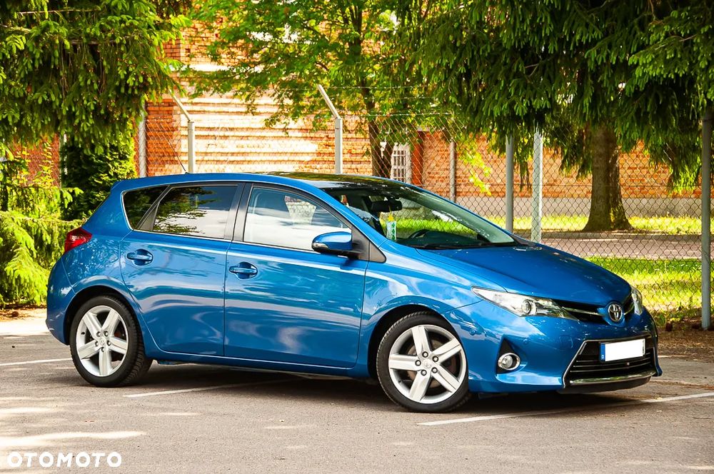 Toyota Auris 2.0 D-4D Executive - 9