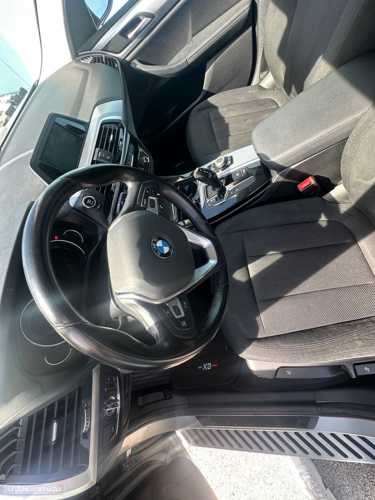 BMW X3 20 d xDrive Line Luxury - 11