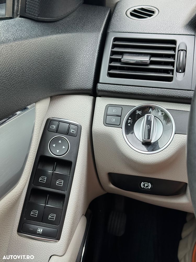 Mercedes-Benz C 250 CDI DPF 4Matic (BlueEFFICIENCY) 7G-TRONIC Avantgarde - 17