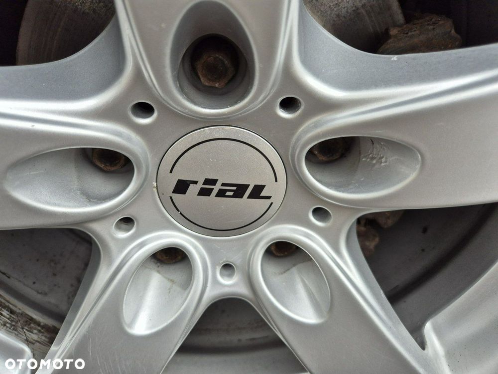 BMW Seria 1 116i - 25